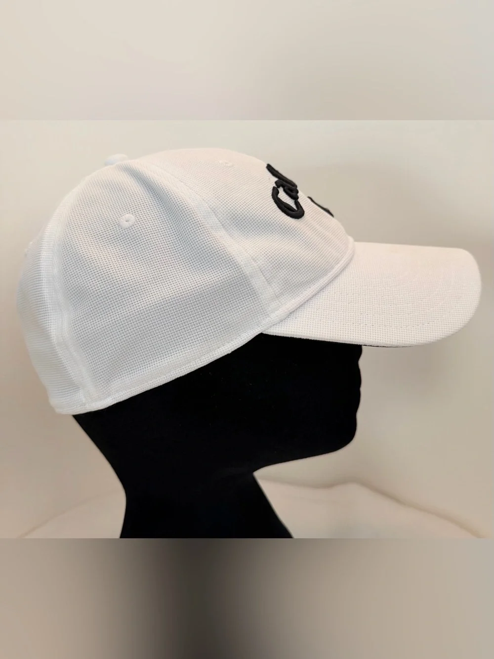 Callaway Golf White Black Embroidered Performance Hat Fitted L/XL